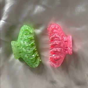 Large textured hair clip